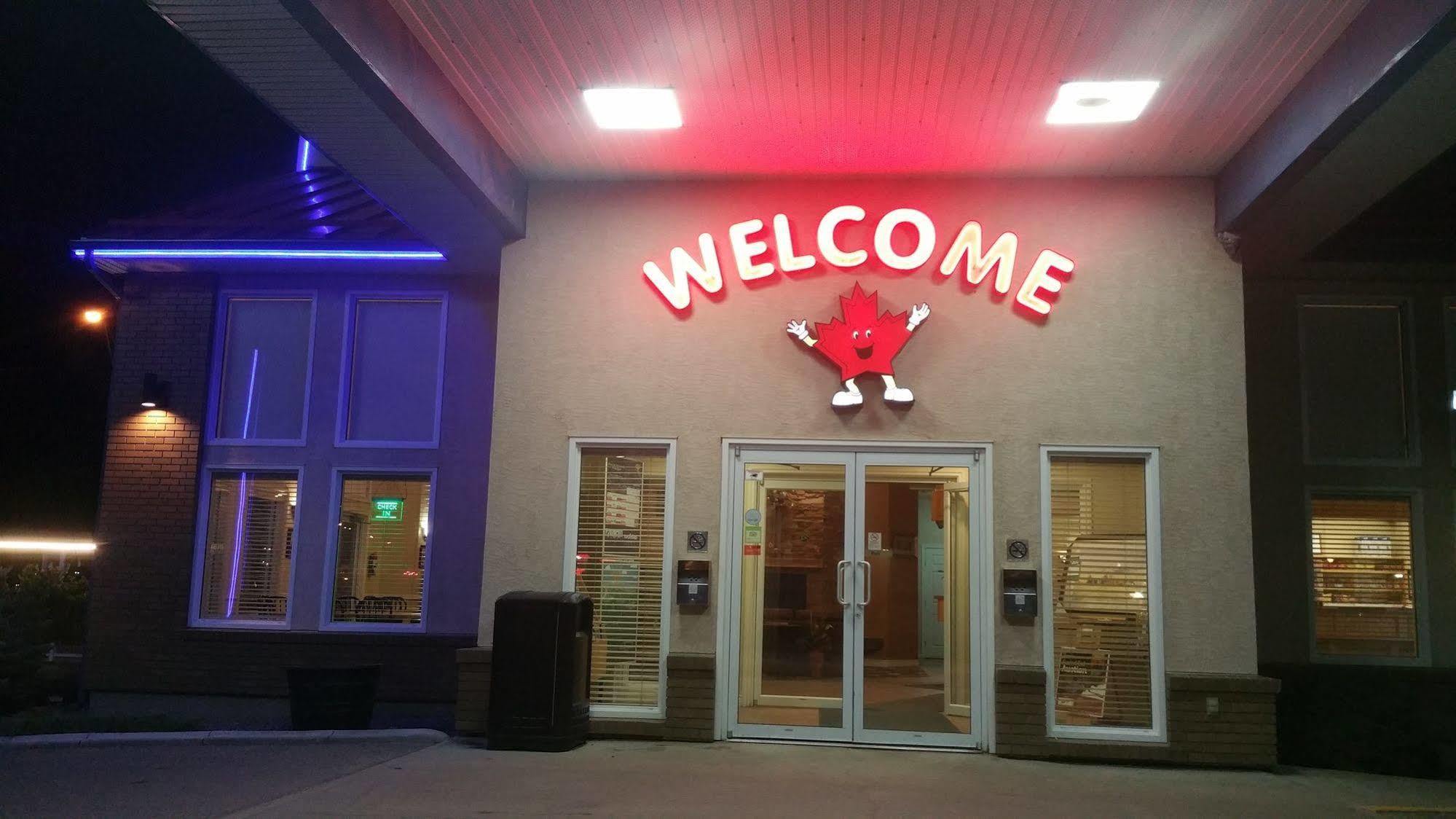 Canadian Motel North Battleford Dış mekan fotoğraf