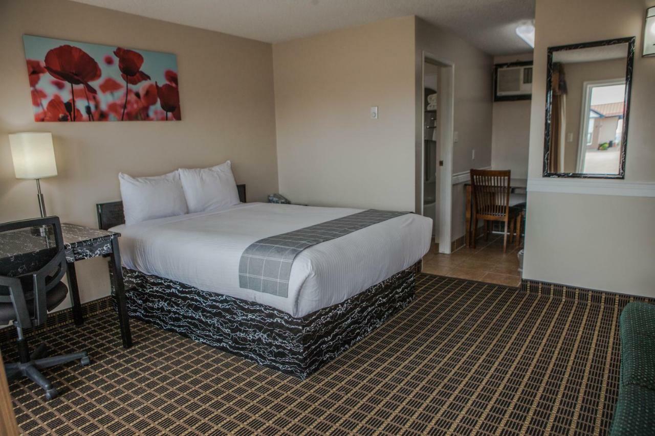 Canadian Motel North Battleford Dış mekan fotoğraf