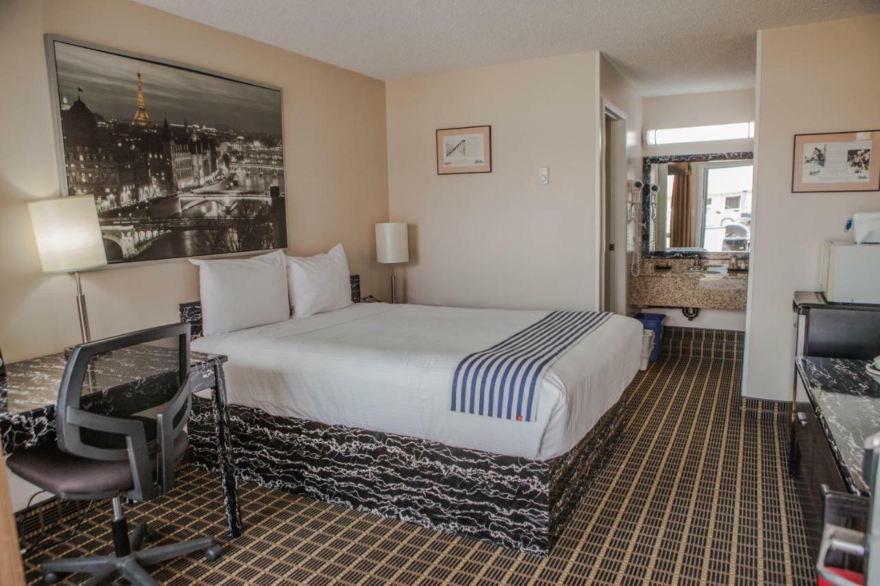 Canadian Motel North Battleford Dış mekan fotoğraf