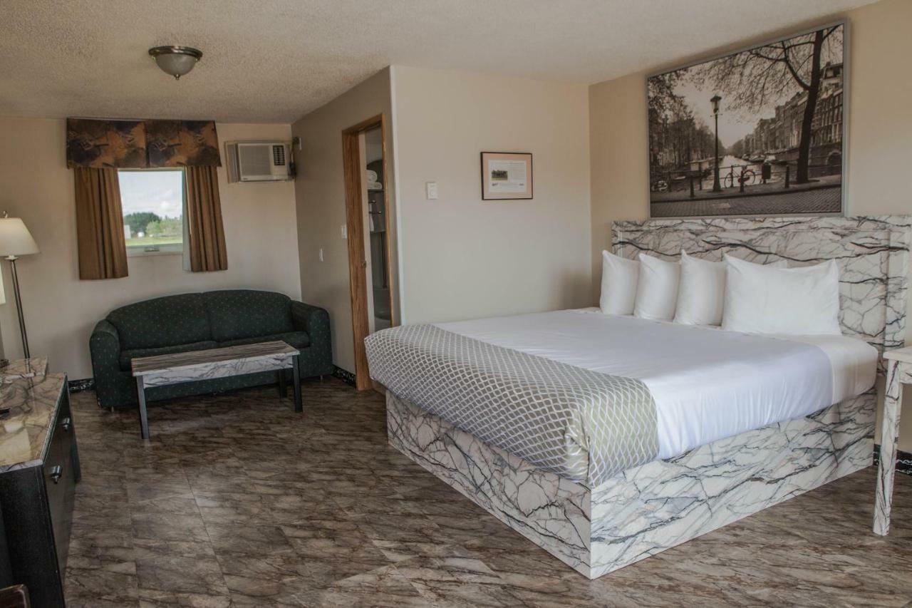 Canadian Motel North Battleford Dış mekan fotoğraf